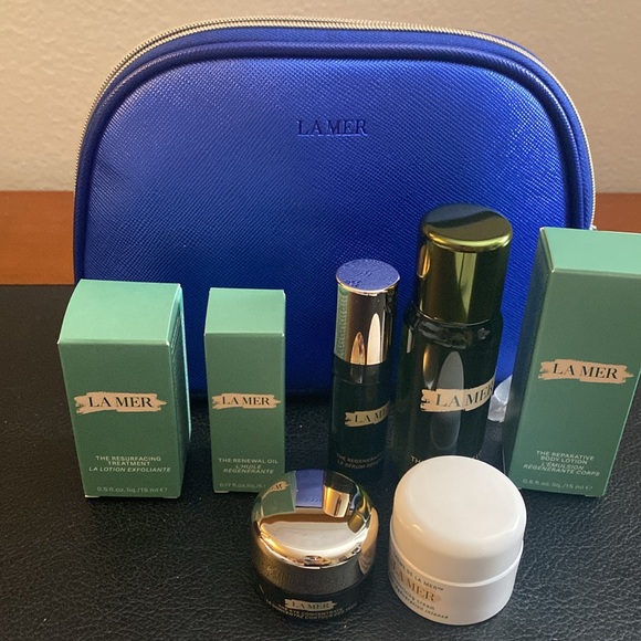 LA MER NEW 7 piece set plus 6 1/2” cosmetic. And lots of extras.Best of the best - Picture 2 of 8